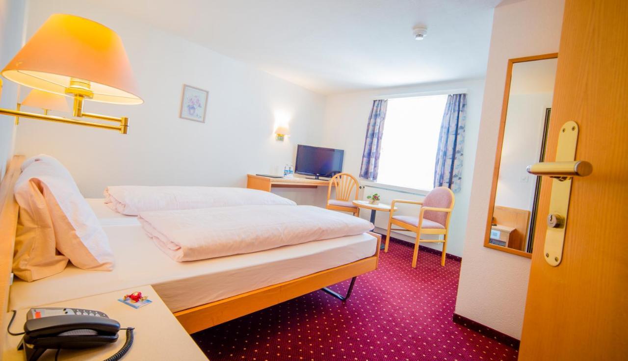 Hotel Heilquelle-Leukerbad-Therme Room photo
