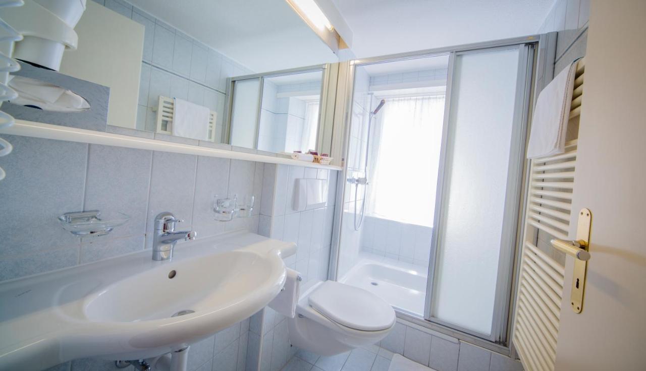 Hotel Heilquelle-Leukerbad-Therme Room photo